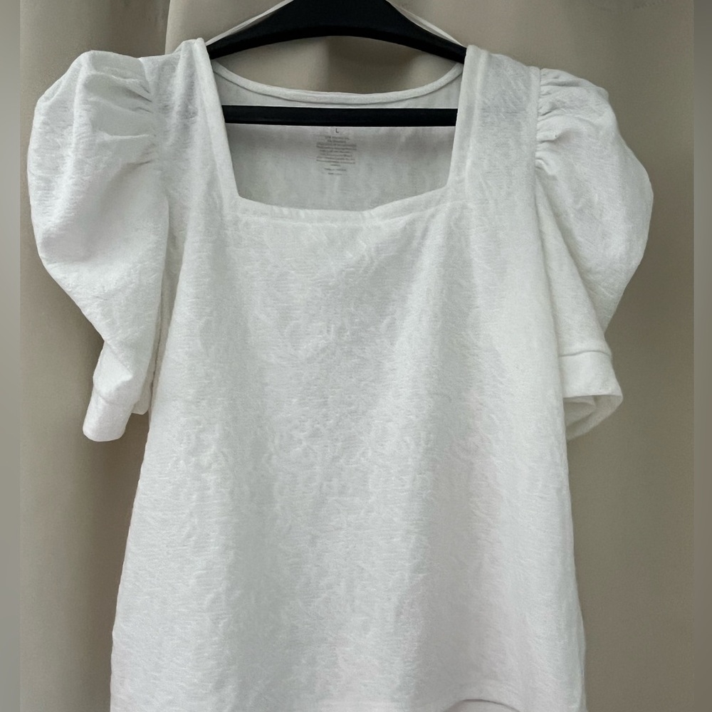 Women's Nine West white babydoll top, Size Large.